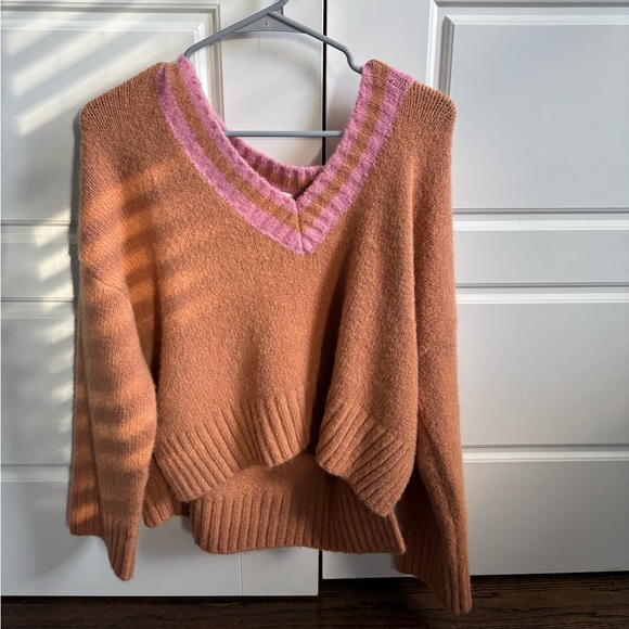 Vestique Off-the-Shoulder Sweater - Picture 3 of 4